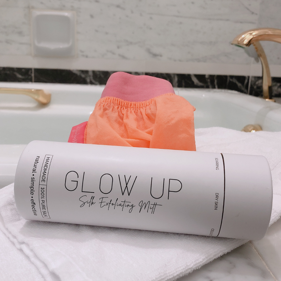 GLOW UP SILK EXFOLIATING MITT